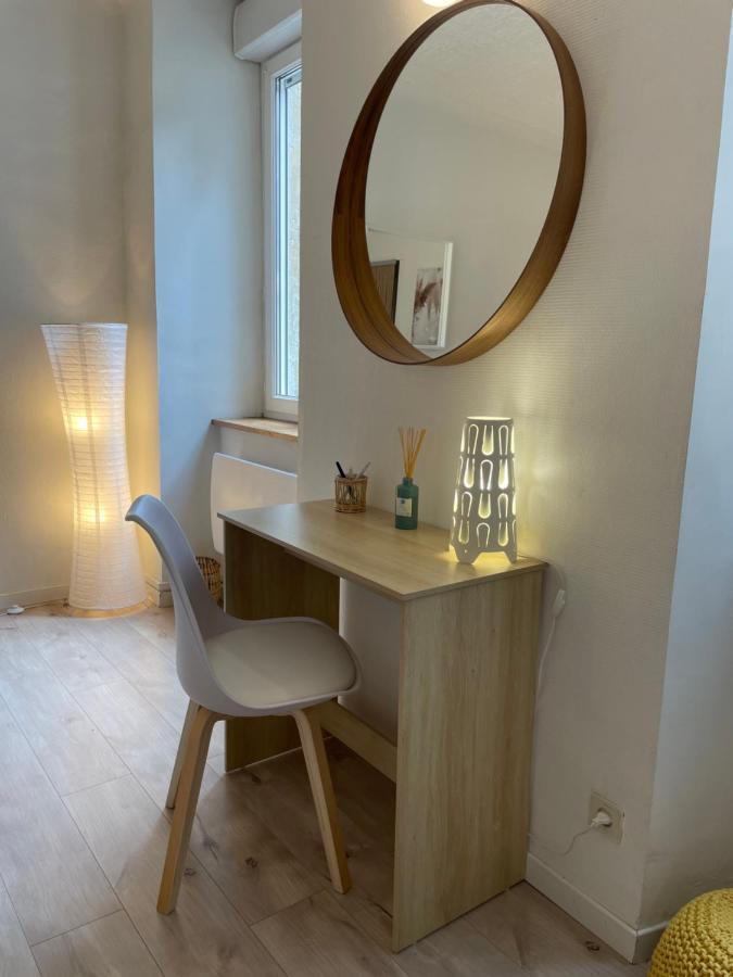 T2 Plein Centre Au 1Er Etage Avec Parking Prive Appartement Millau Buitenkant foto