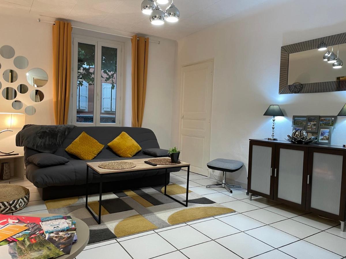 T2 Plein Centre Au 1Er Etage Avec Parking Prive Appartement Millau Buitenkant foto