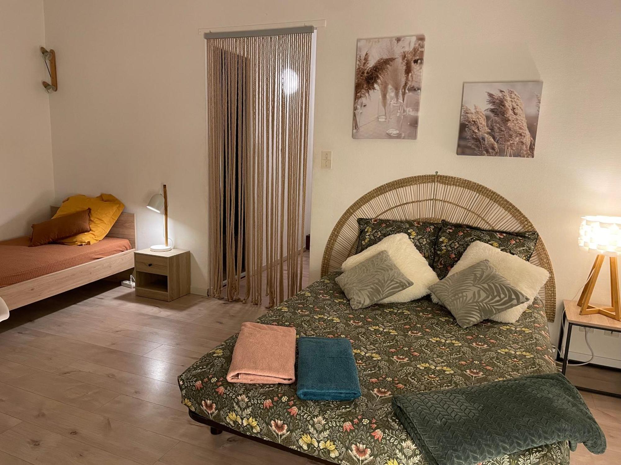 T2 Plein Centre Au 1Er Etage Avec Parking Prive Appartement Millau Buitenkant foto
